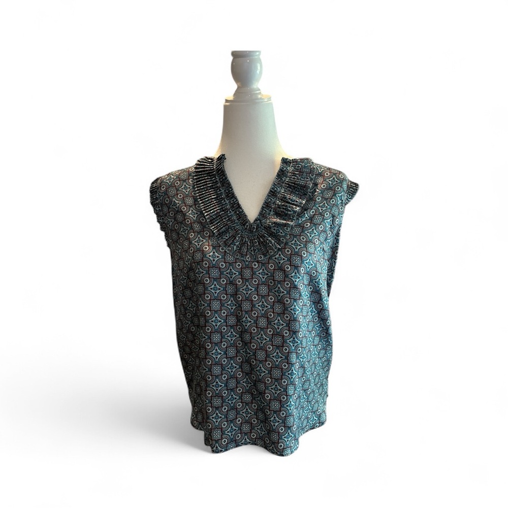Elegant Patterned Sleeveless Top